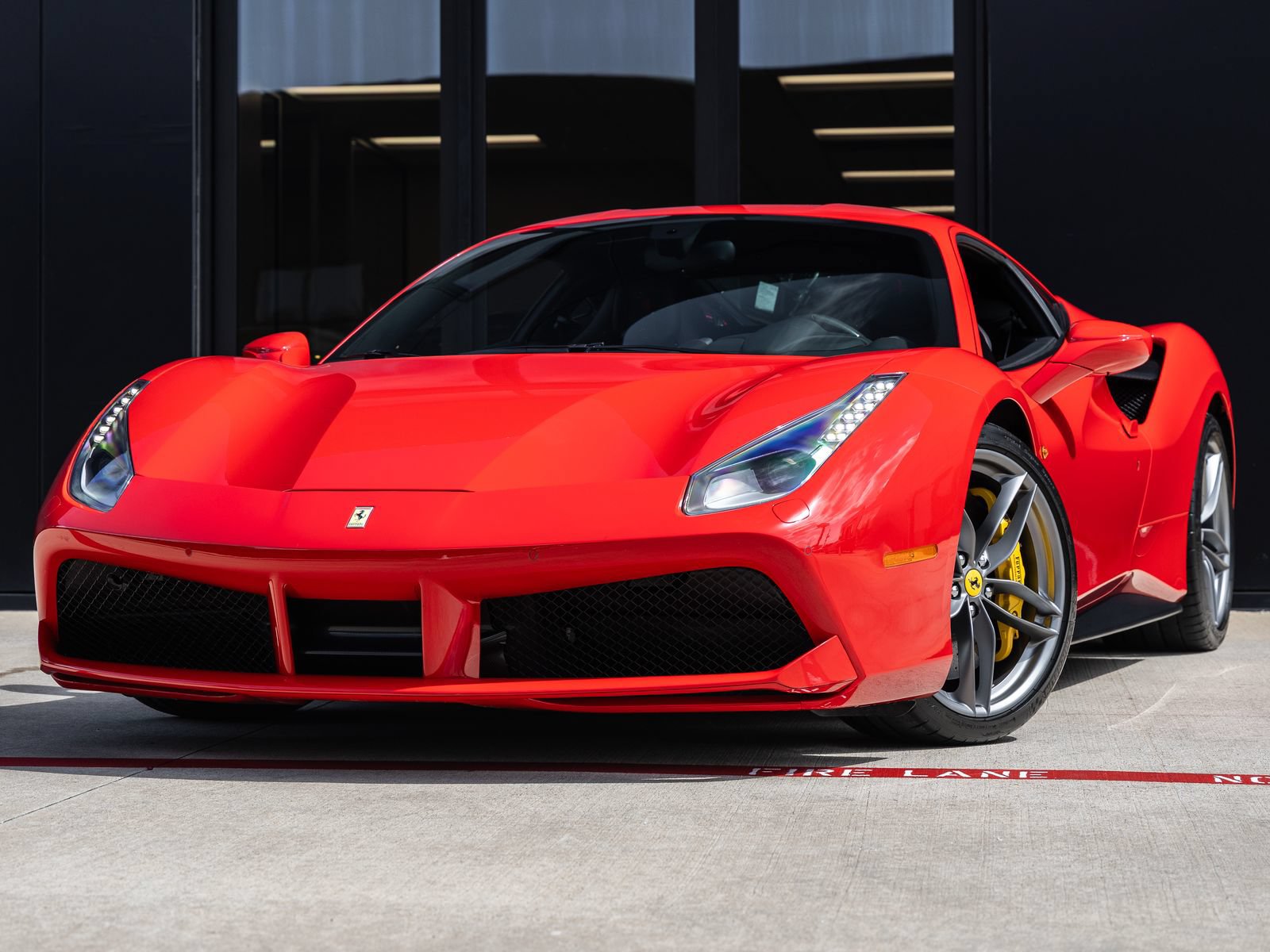 Used 2017 Ferrari 488 GTB RWD image 1