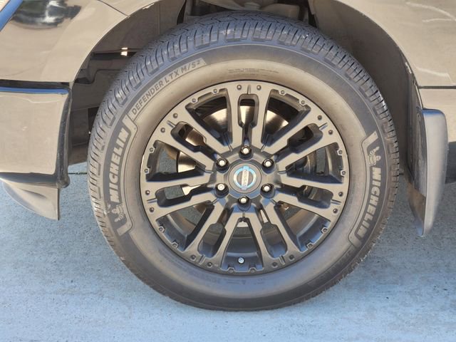 Used 2019 Nissan Titan SV w/ SV Convenience Package RWD image 10