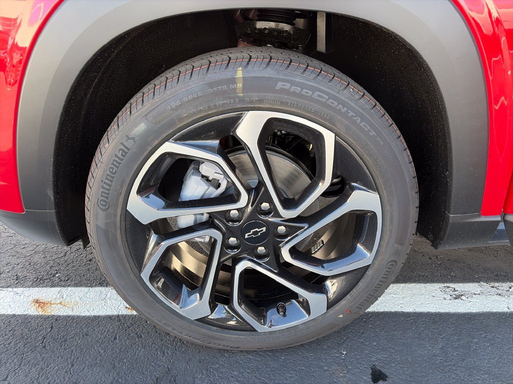 New 2026 Chevrolet Trax RS w/ Sunroof Package FWD image 24