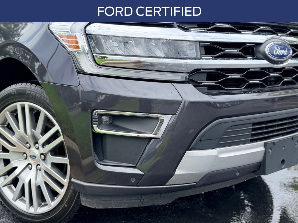 Used 2024 Ford Expedition Max Limited AWD/4WD image 3