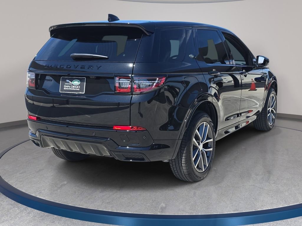 New 2026 Land Rover Discovery Sport Landmark image 5