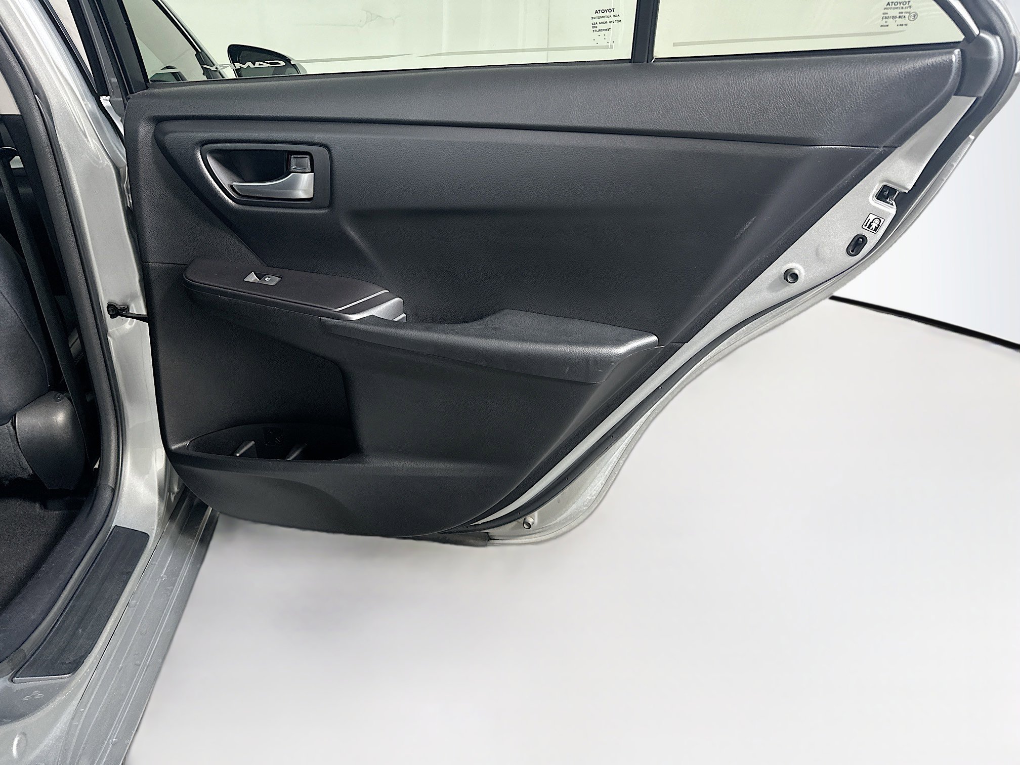 Used 2017 Toyota Camry SE FWD image 28