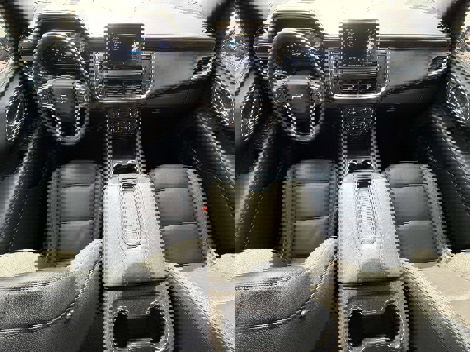 Certified 2024 Chevrolet Tahoe Z71 w/ Luxury Package image 2