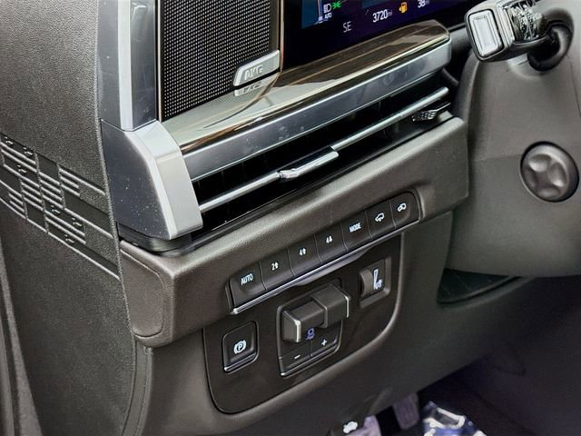 Used 2025 Cadillac Escalade Premium Luxury w/ Touring Package image 10