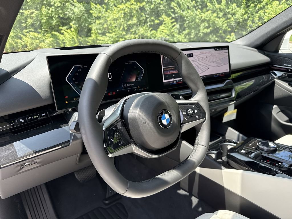 Used 2026 BMW 530i xDrive w/ Premium Package image 16