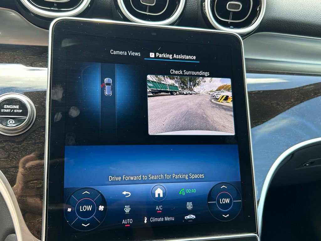 Used 2025 Mercedes-Benz GLC 300 4MATIC image 23