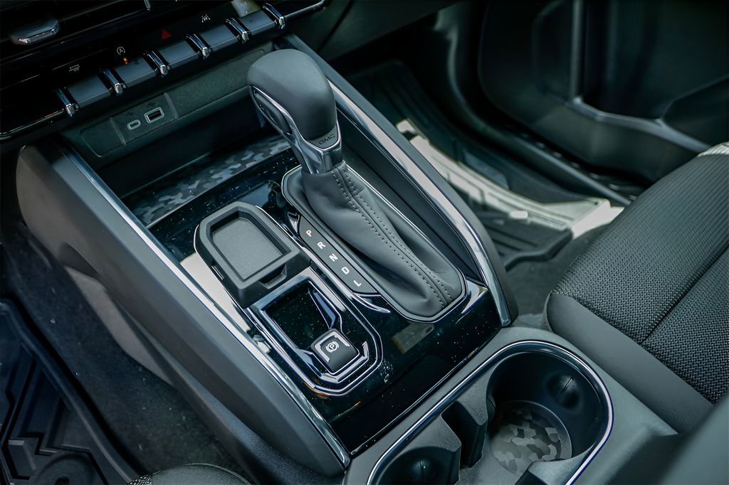 Used 2024 GMC Canyon Elevation w/ Convenience Package image 15