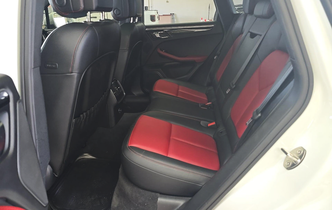 Used 2017 Porsche Macan S AWD/4WD image 9