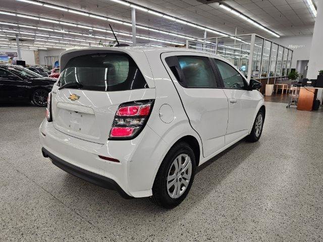 Used 2018 Chevrolet Sonic LT FWD image 4