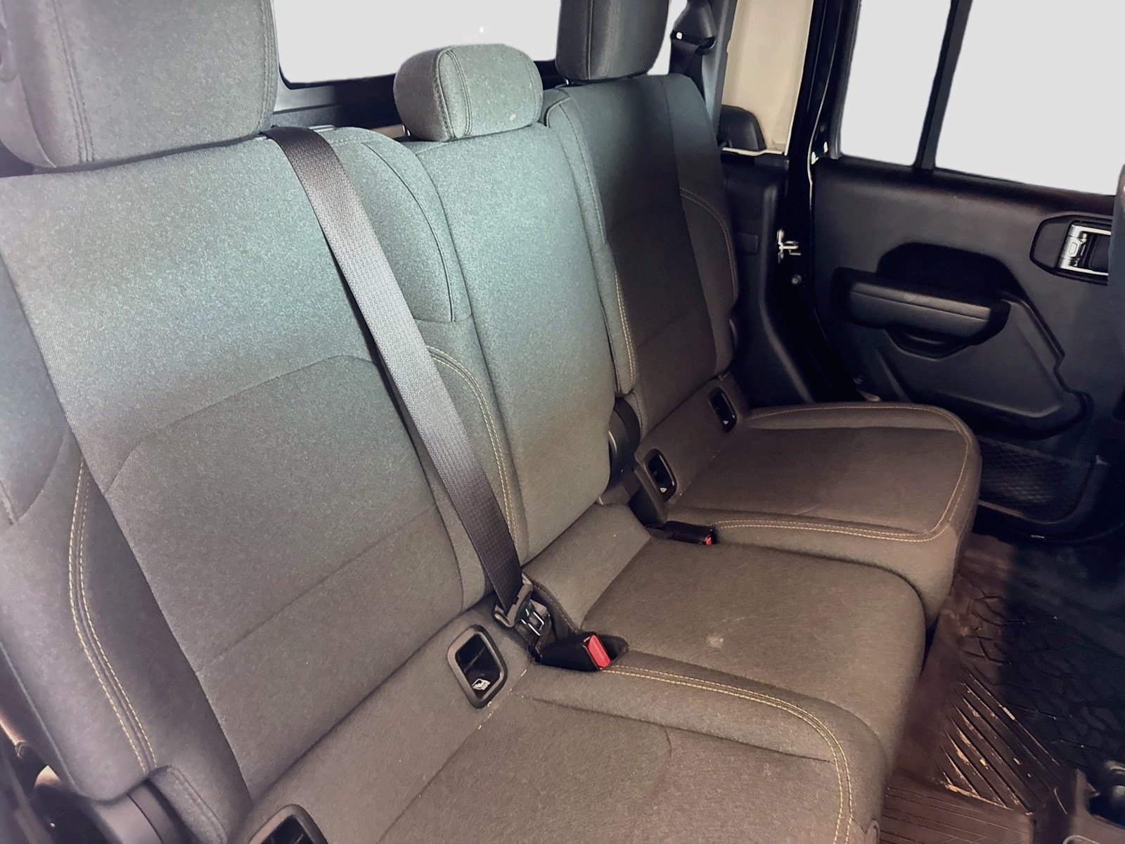 Used 2025 Jeep Gladiator Sport AWD/4WD image 16