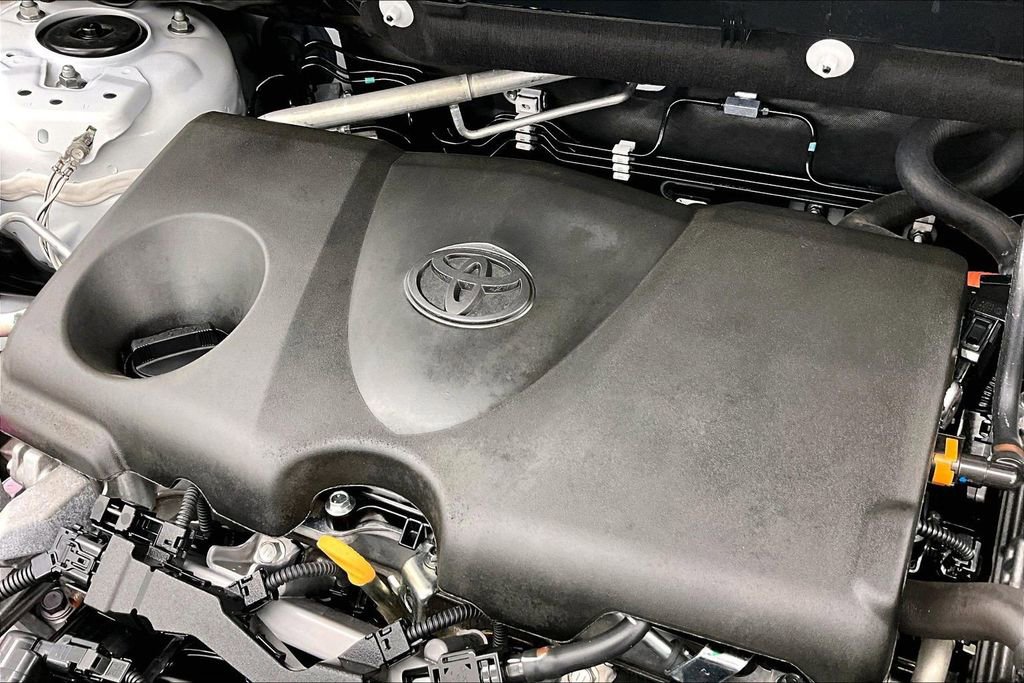 Used 2025 Toyota RAV4 XLE image 33