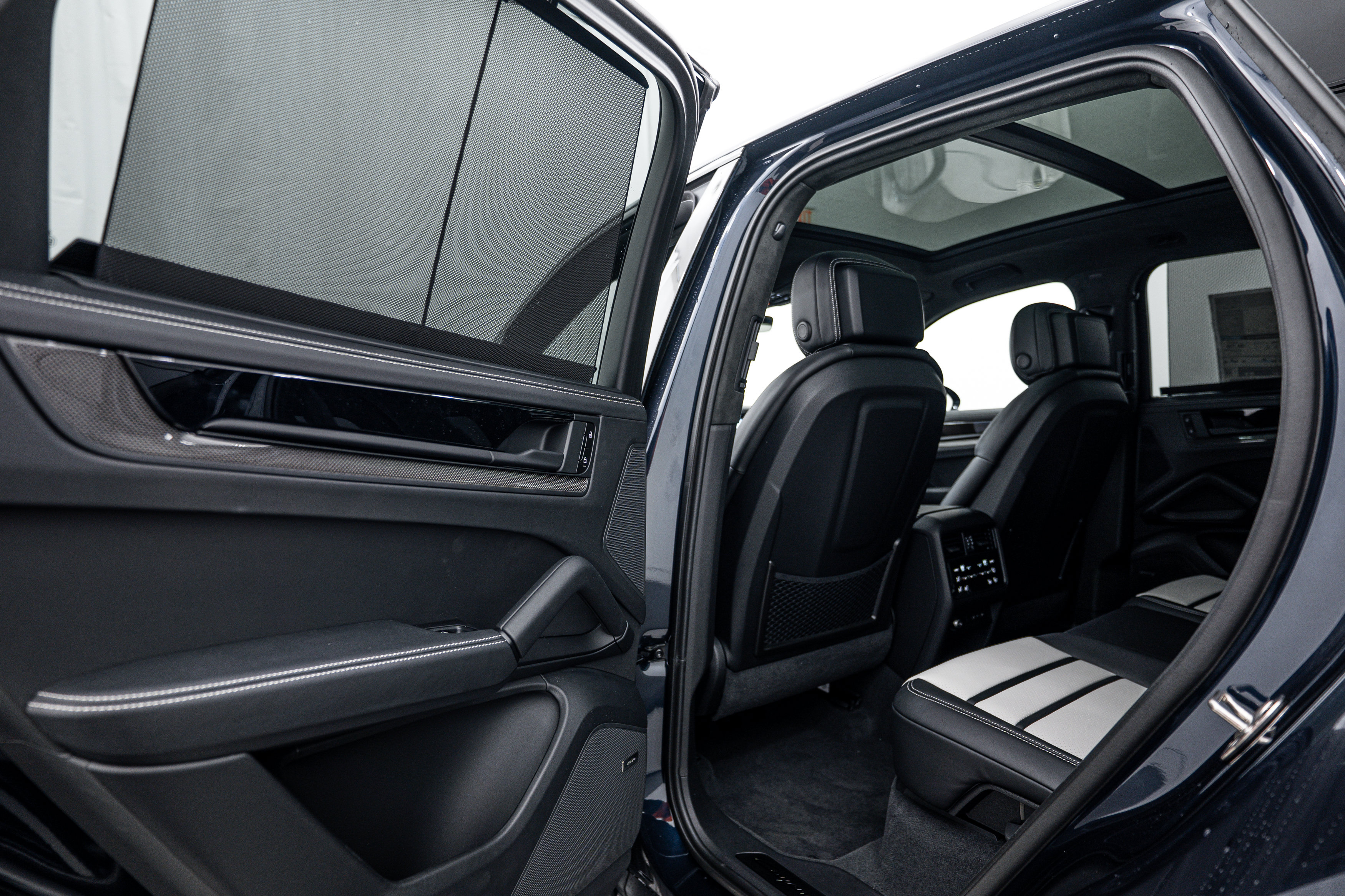 New 2026 Porsche Cayenne GTS AWD/4WD image 23