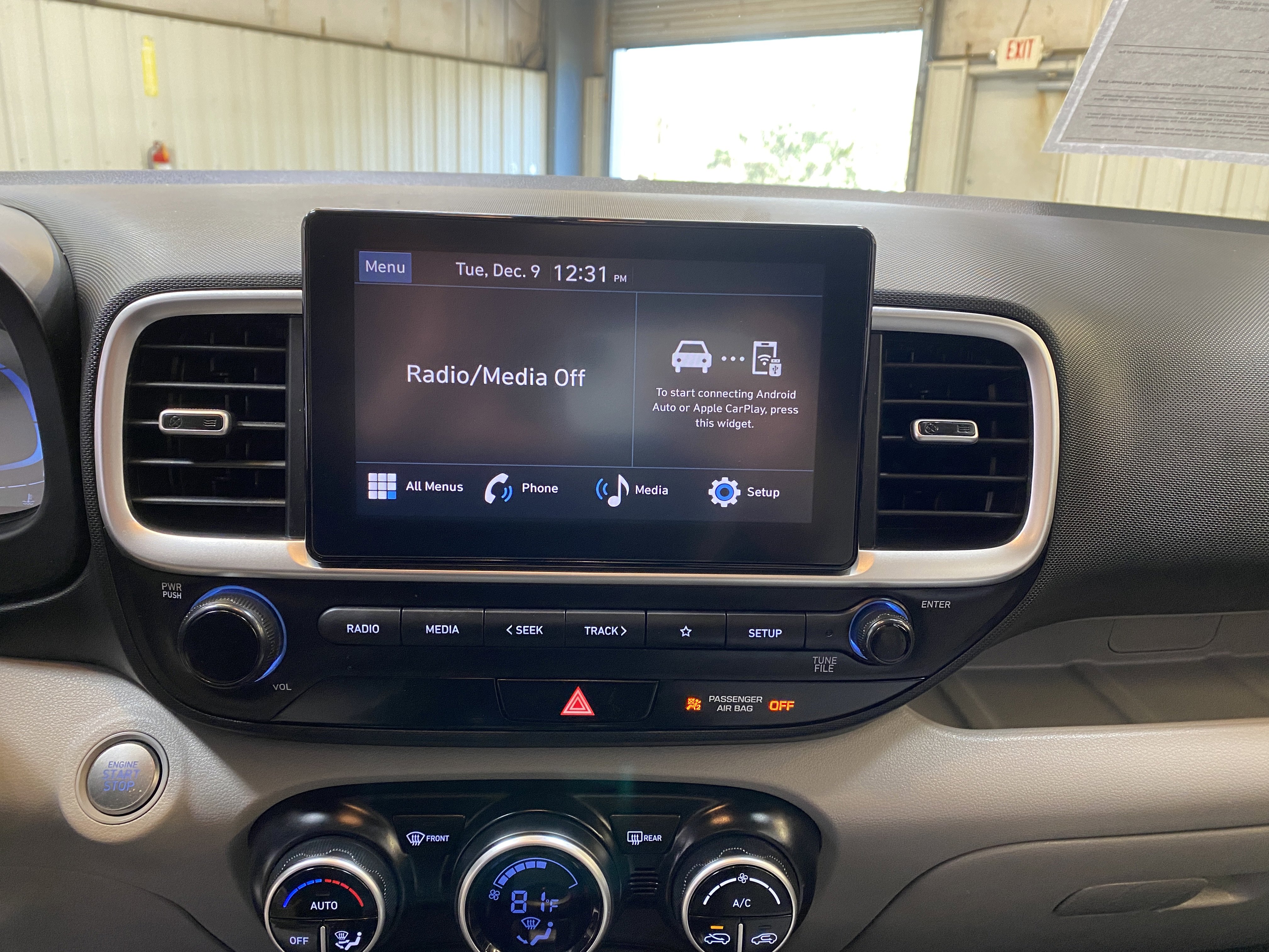 Used 2024 Hyundai Venue SEL image 36