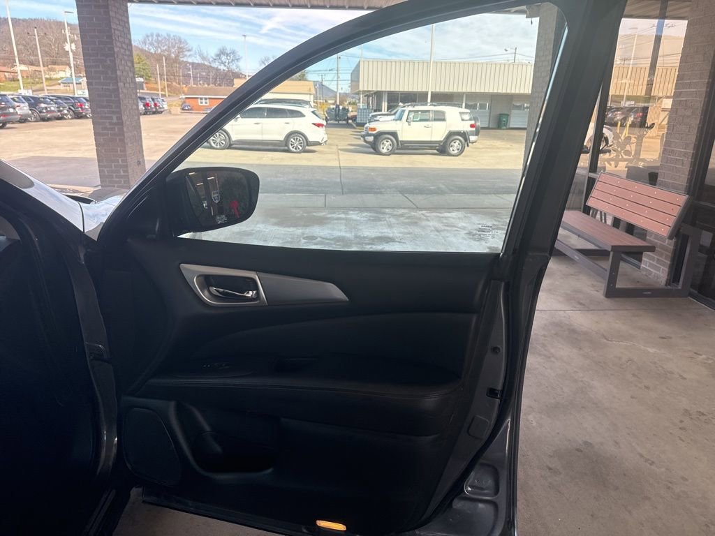 Used 2019 Nissan Pathfinder SL image 15