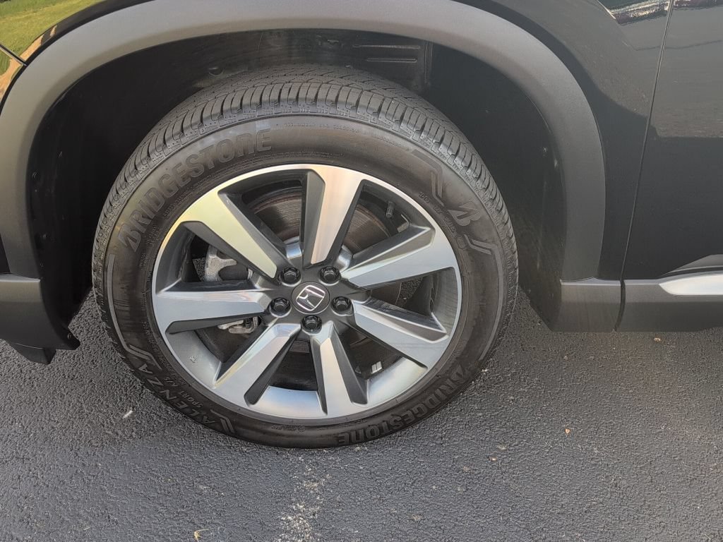 Used 2025 Honda Pilot Elite image 60