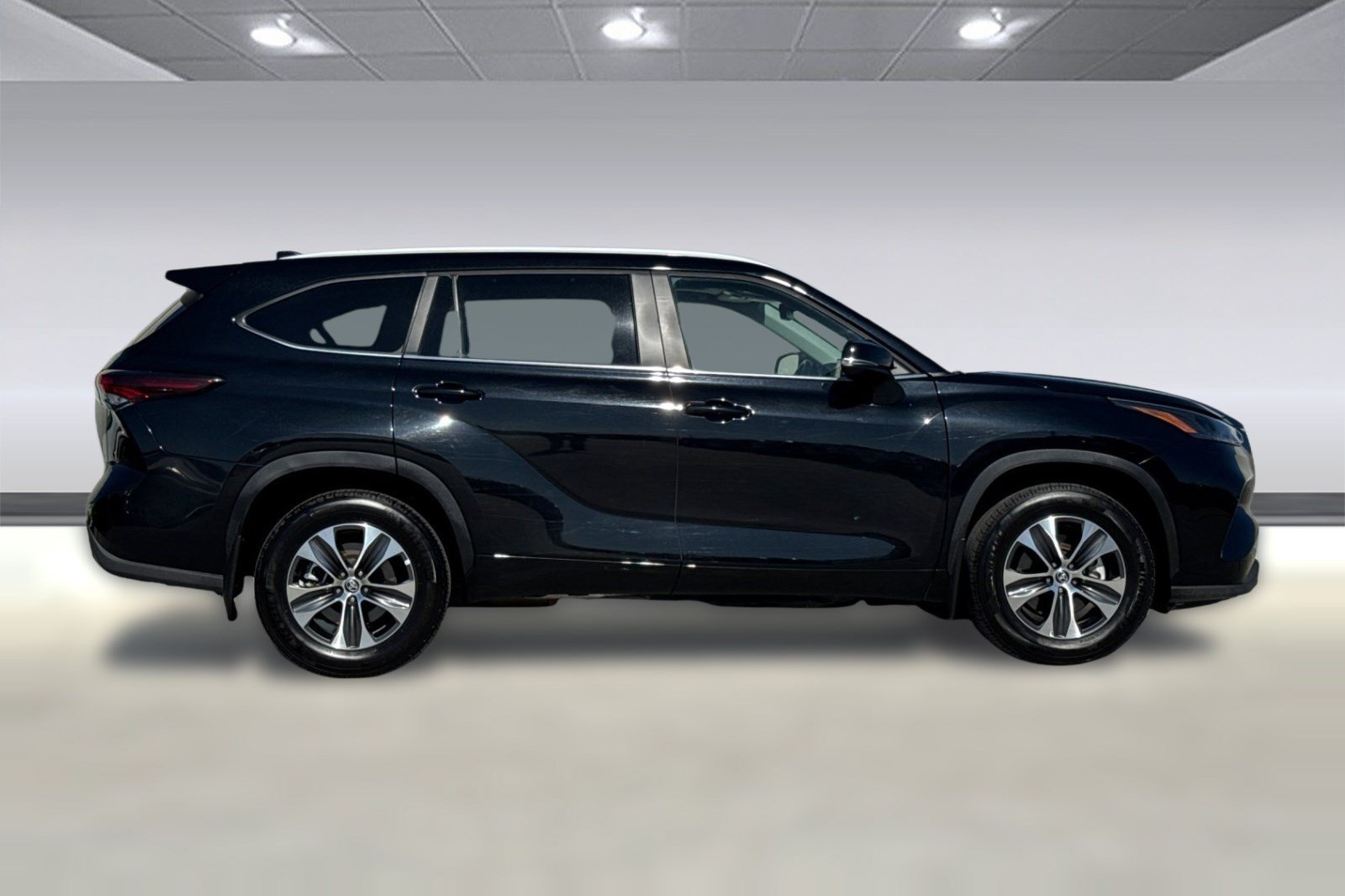 Used 2026 Toyota Highlander XLE AWD/4WD image 8