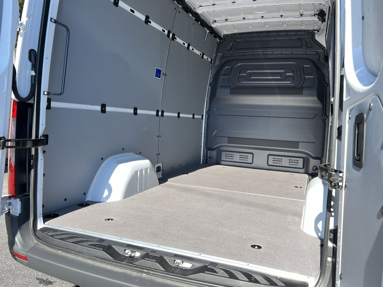 New 2025 Mercedes-Benz Sprinter 2500 image 25