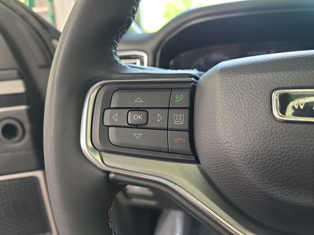 Used 2024 Jeep Wagoneer Series II AWD/4WD image 17