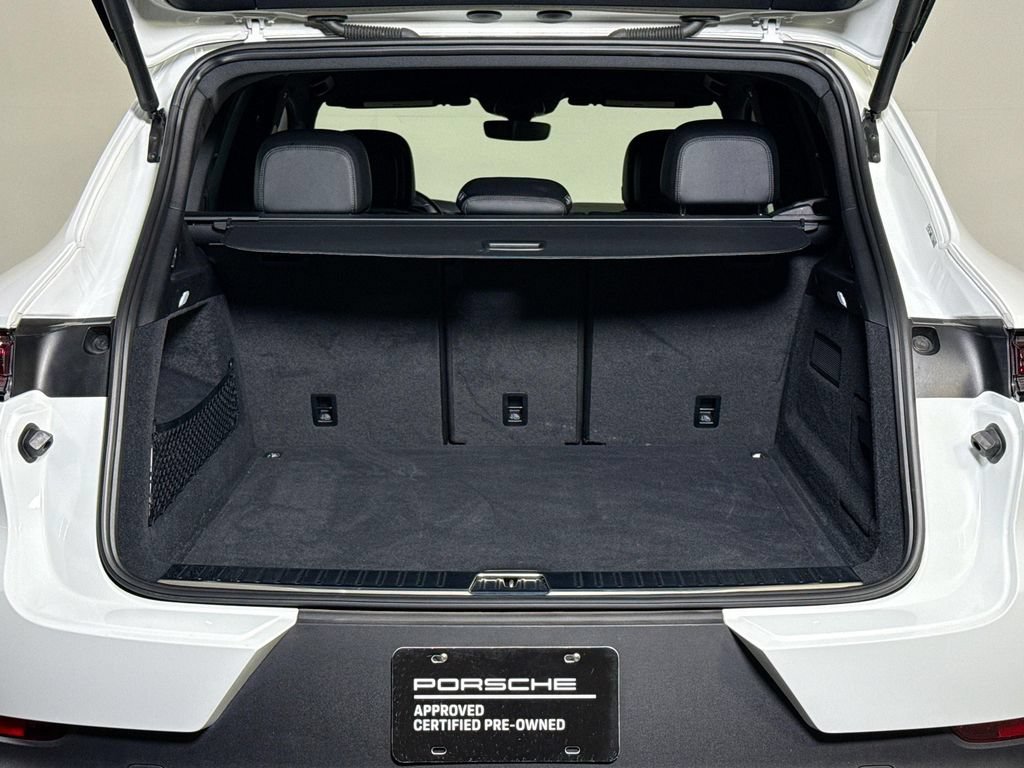 Certified 2024 Porsche Cayenne AWD/4WD image 26