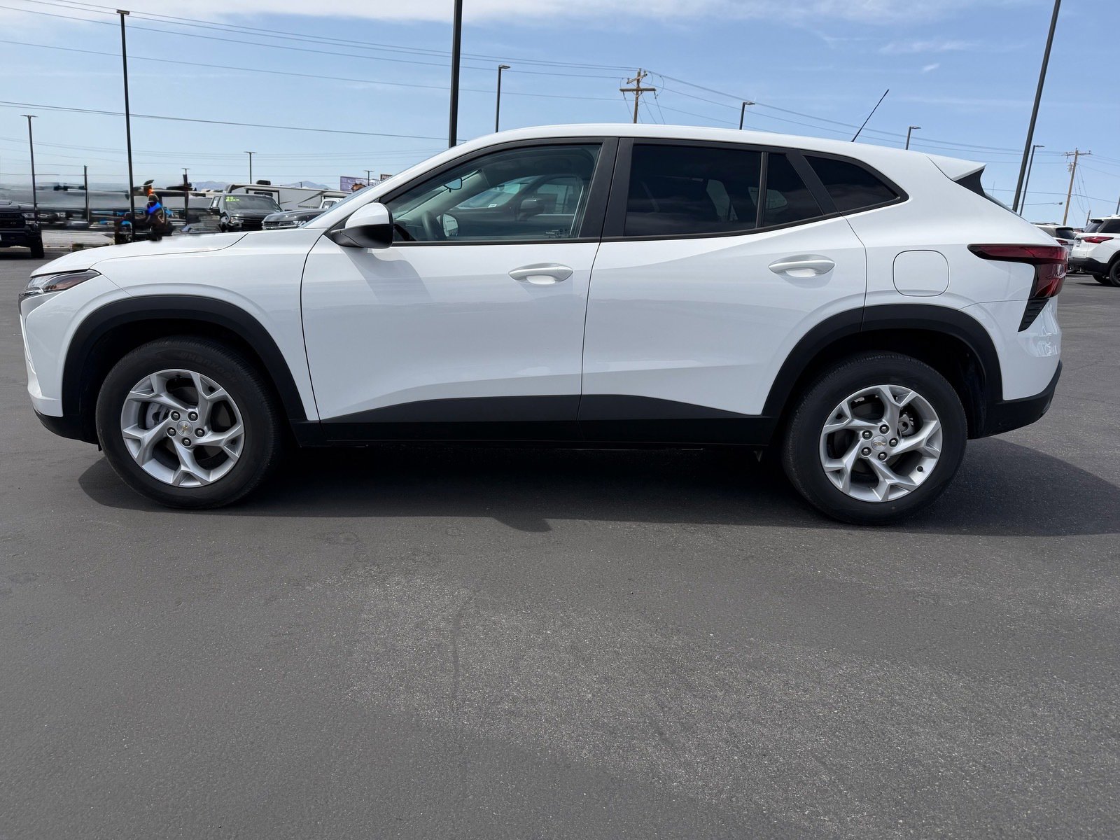 Used 2024 Chevrolet Trax LS w/ LS Convenience Package image 6