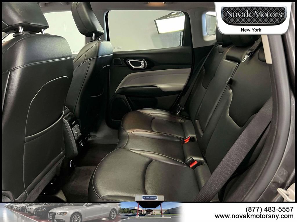 Used 2022 Jeep Compass Limited w/ Sun and Sound Group AWD/4WD image 13