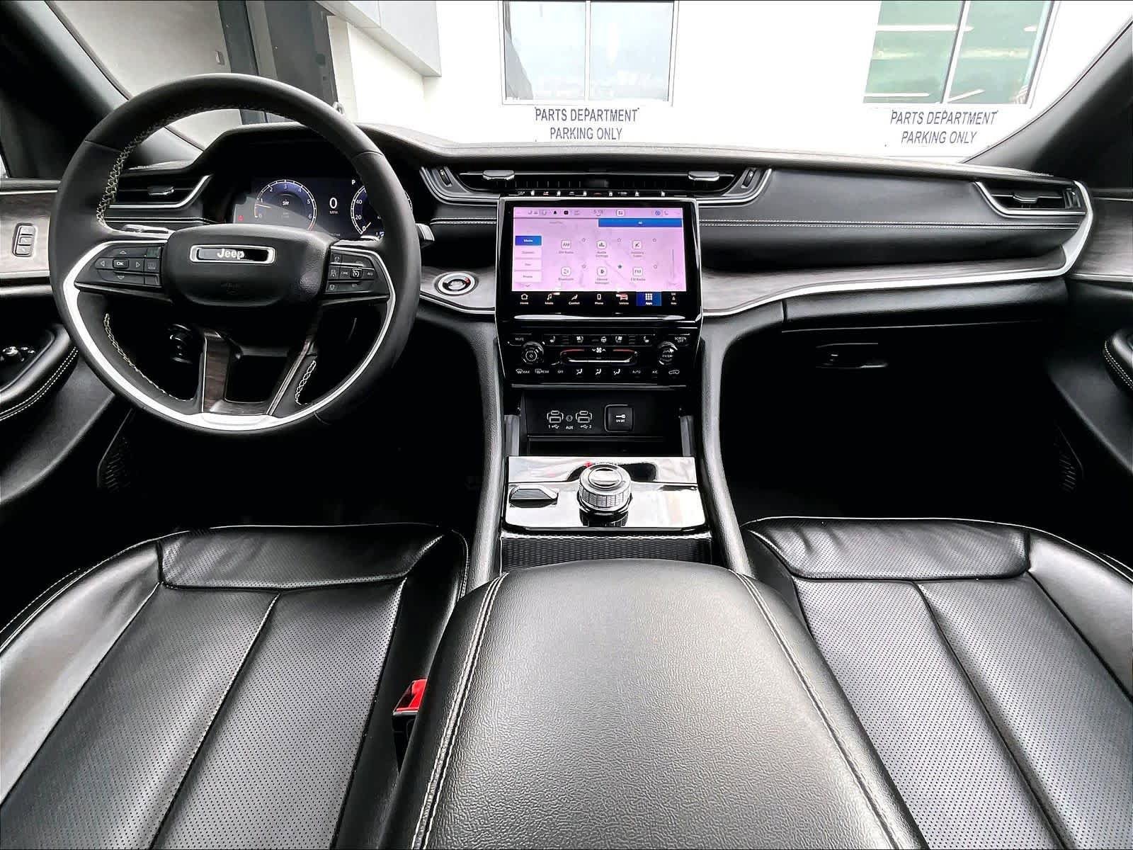 Used 2024 Jeep Grand Cherokee Limited w/ Luxury Tech Group II AWD/4WD image 22