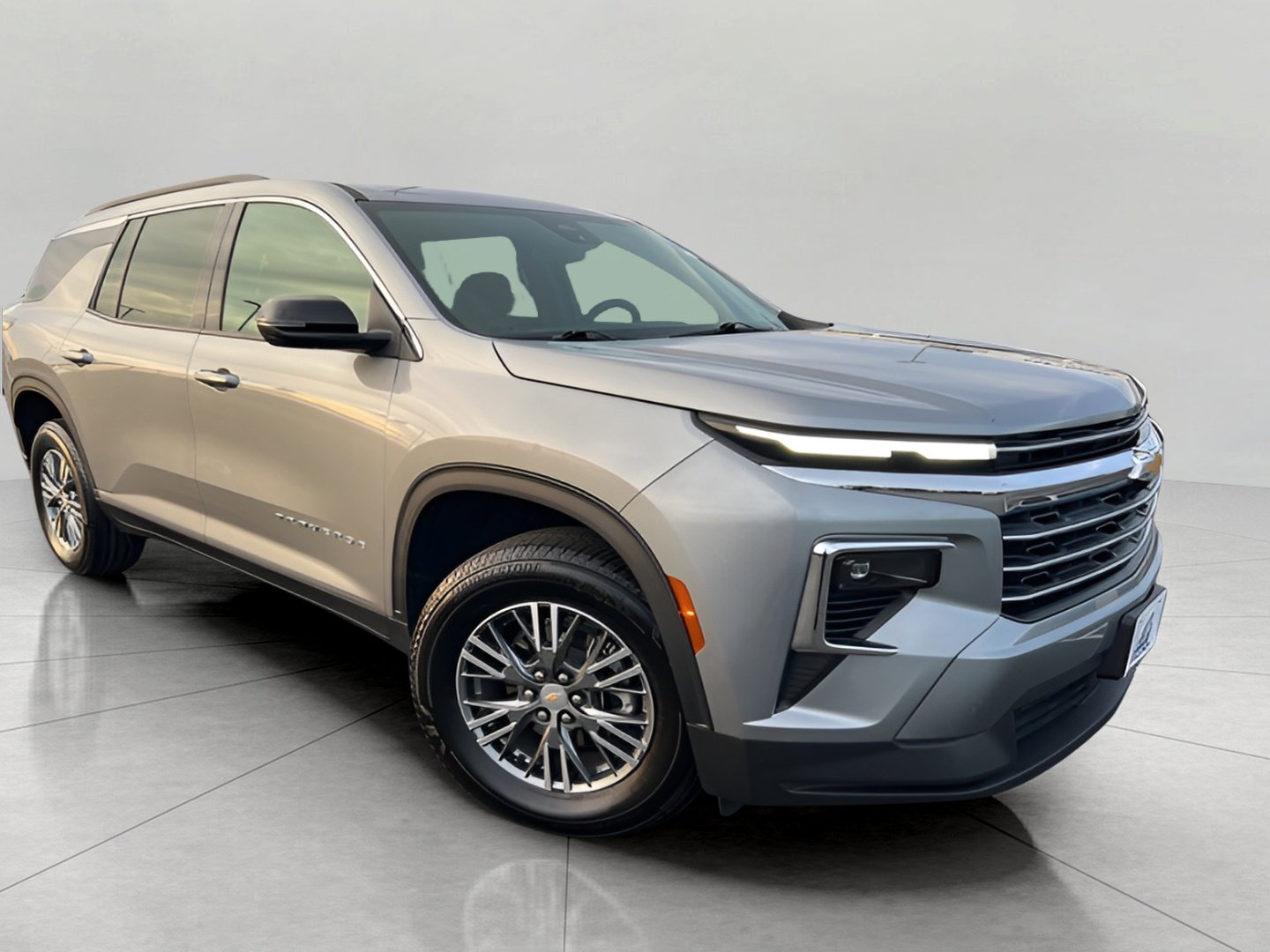 Used 2025 Chevrolet Traverse LT