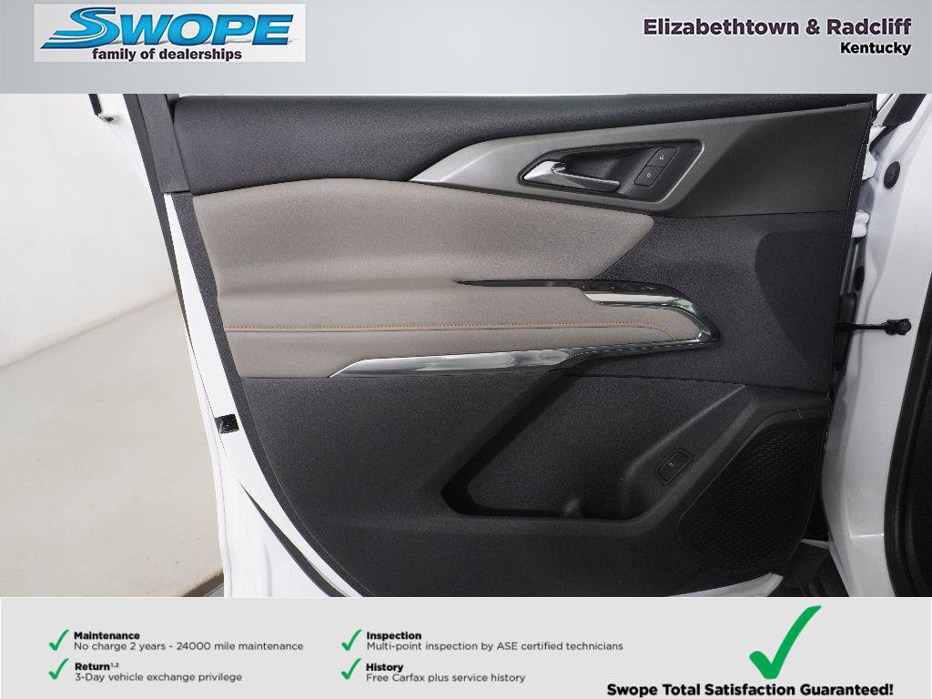 Used 2025 Chevrolet Traverse LT image 14