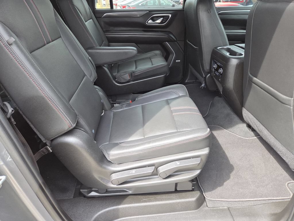 Used 2021 Chevrolet Suburban RST w/ Luxury Package AWD/4WD image 18