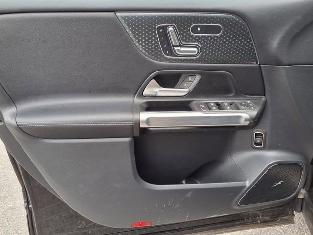 Used 2024 Mercedes-Benz GLB 250 4MATIC image 17