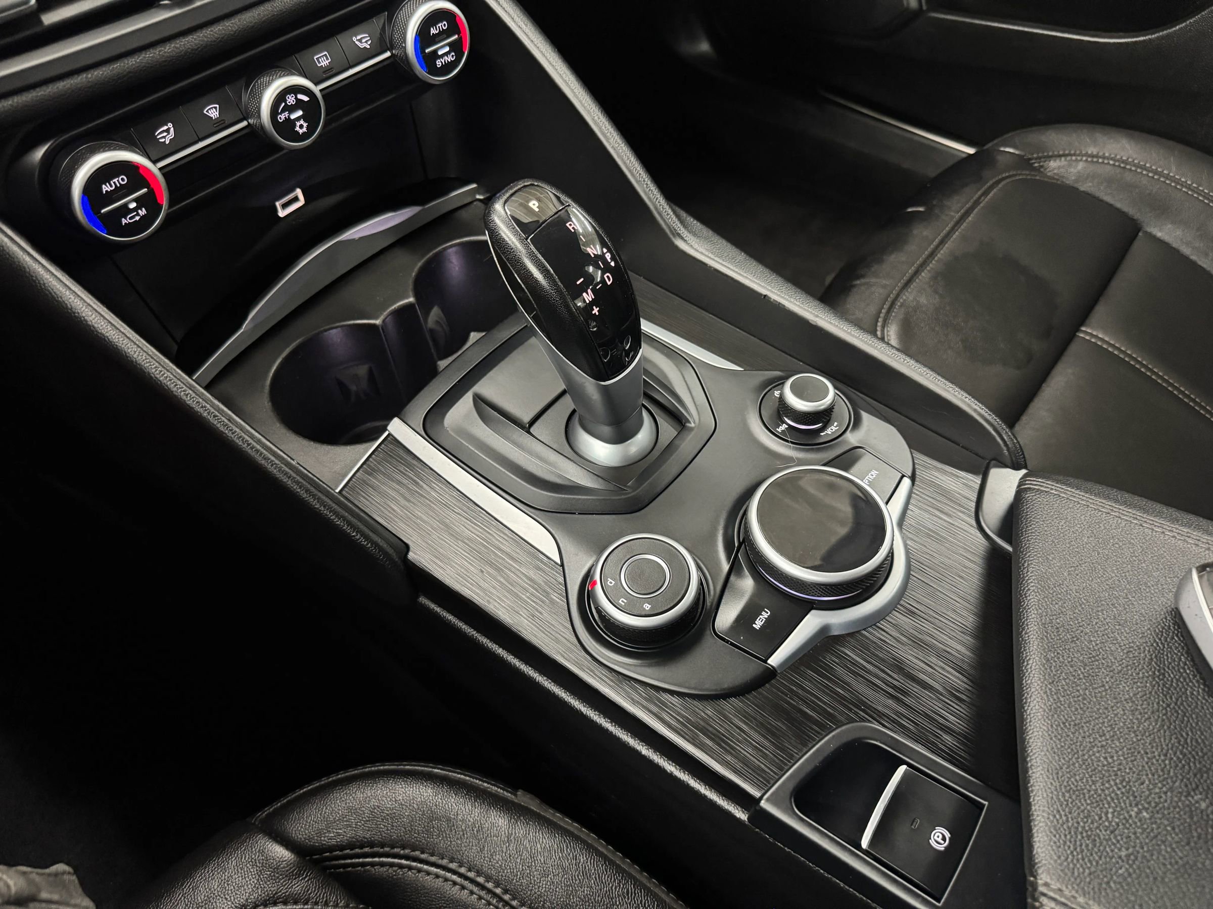 Used 2017 Alfa Romeo Giulia image 29