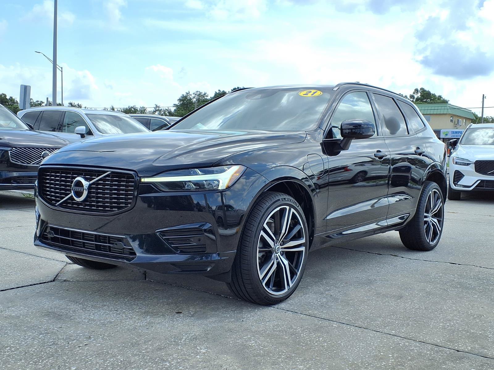 Used 2021 Volvo XC60 T8 R-Design AWD/4WD image 3