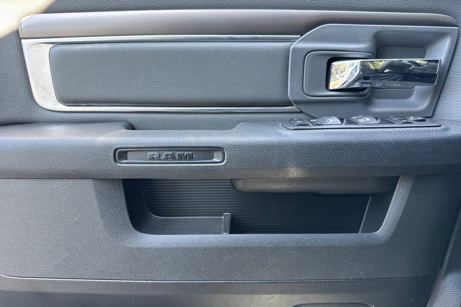 Used 2024 RAM 1500 Classic SLT image 11