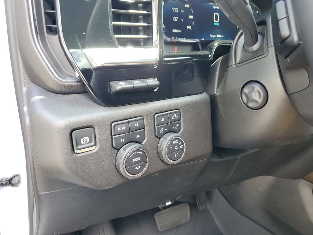 Used 2026 Chevrolet Silverado 1500 High Country image 17