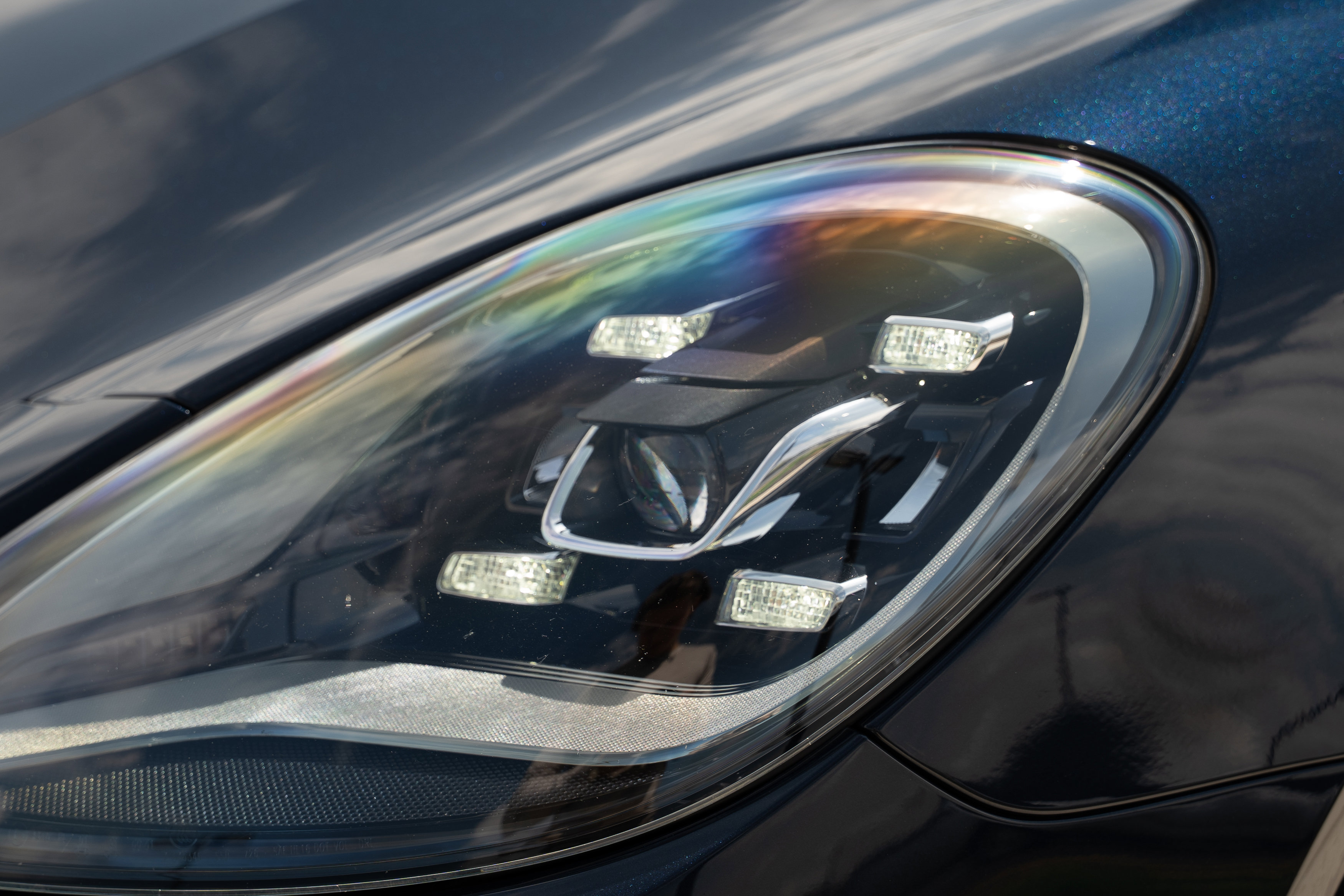 Used 2020 Porsche Panamera 4 AWD/4WD image 37