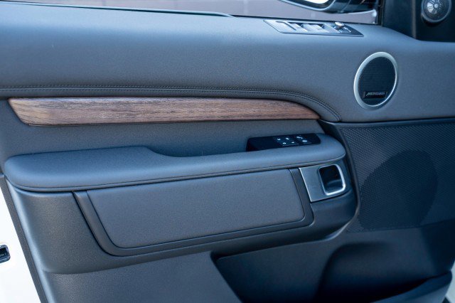 Used 2020 Land Rover Discovery HSE image 85