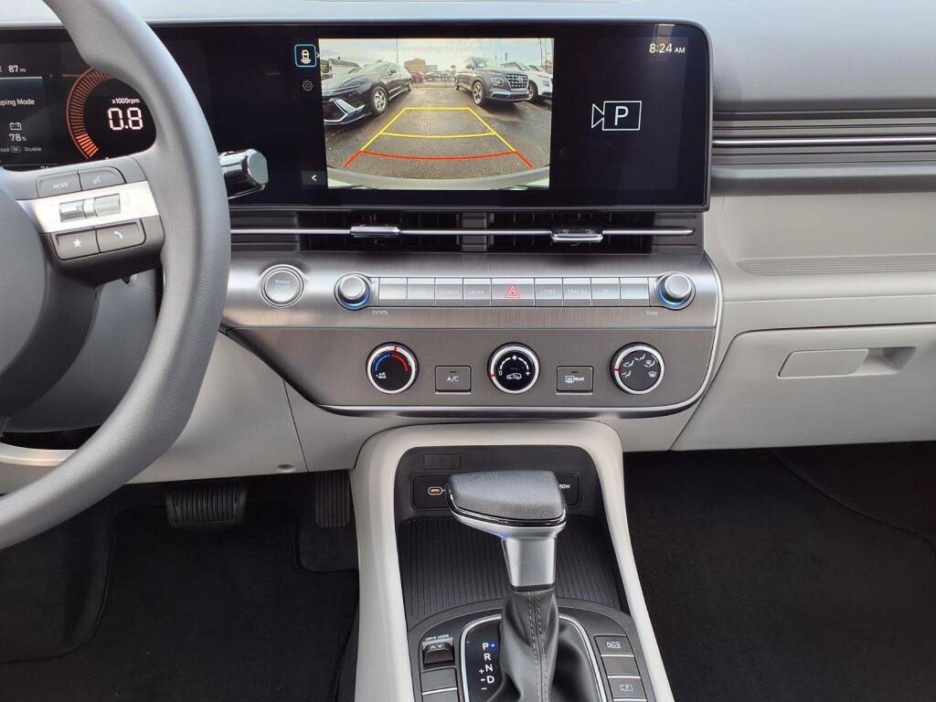 New 2027 Hyundai Kona SE FWD image 9