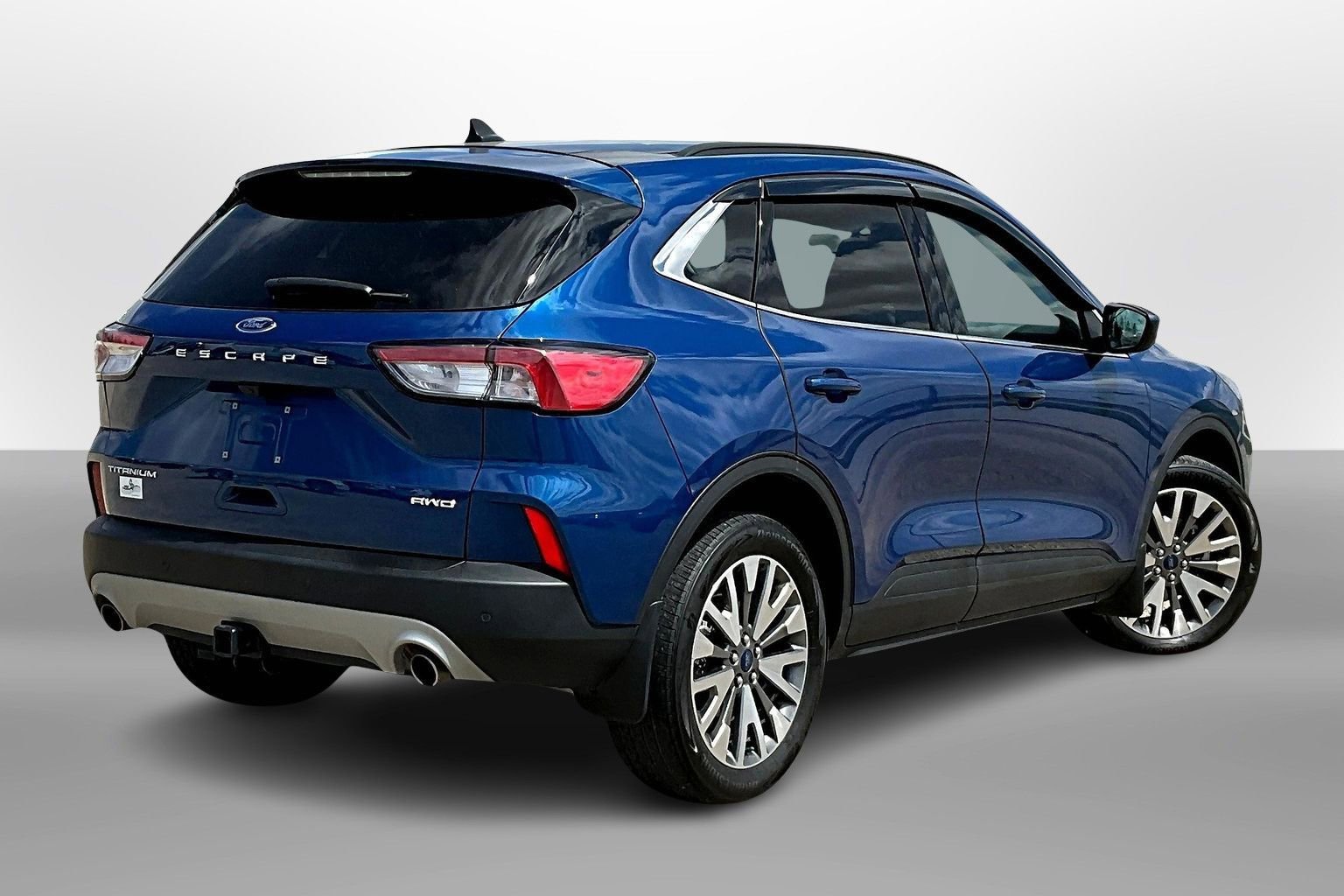Used 2022 Ford Escape Titanium w/ Class II Trailer Tow Package image 11