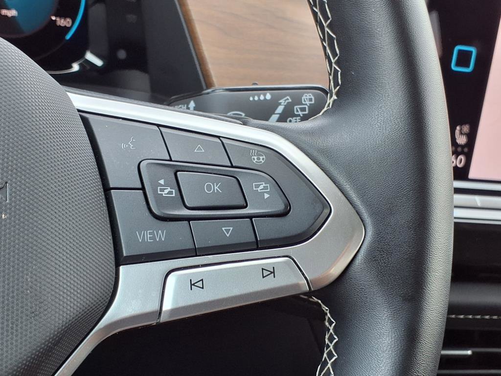 Used 2025 Volkswagen Atlas SE image 13
