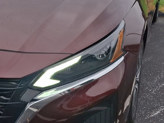 Used 2025 Nissan Altima 2.5 SV AWD/4WD image 9