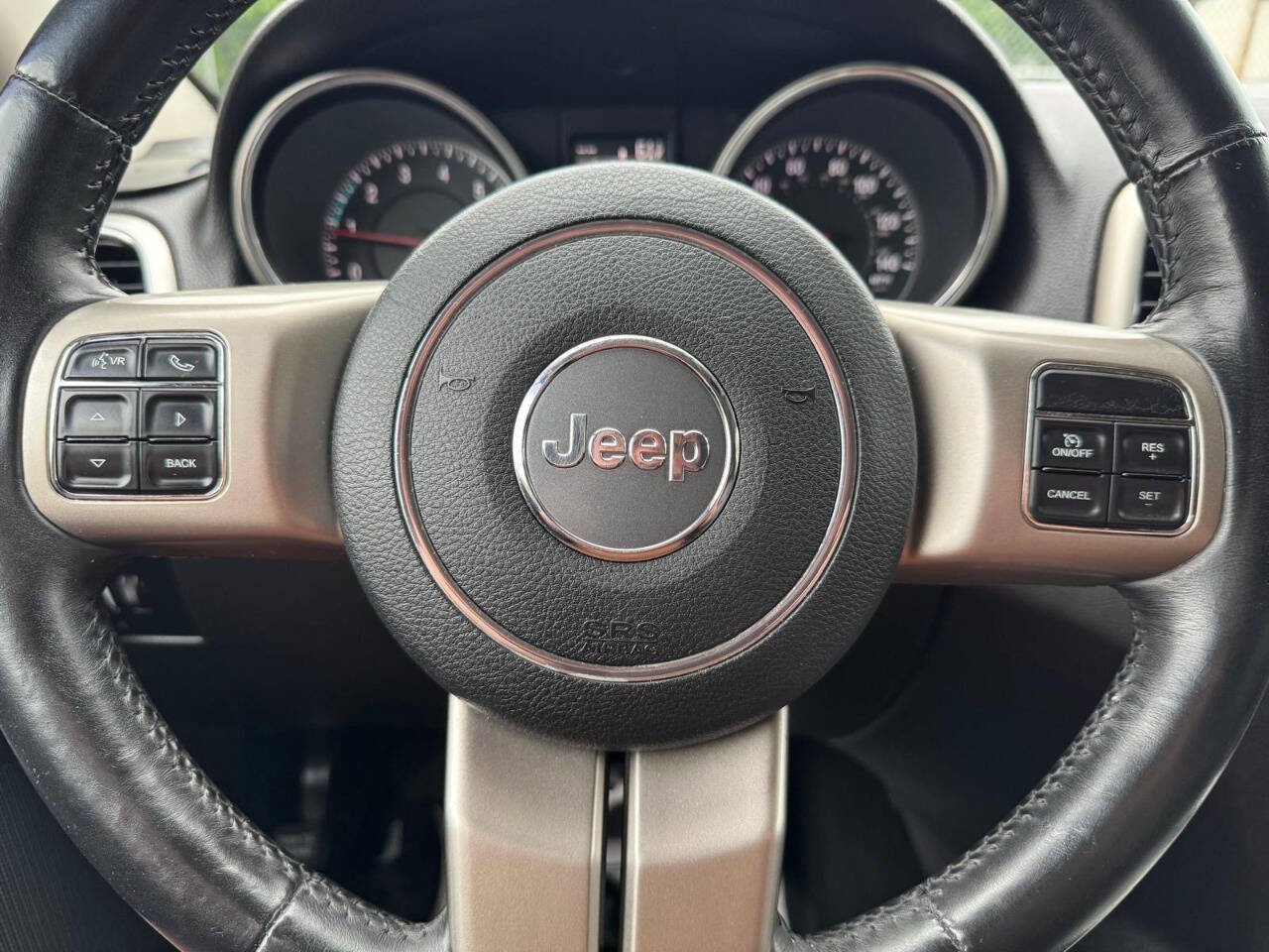 Used 2012 Jeep Grand Cherokee Limited image 15