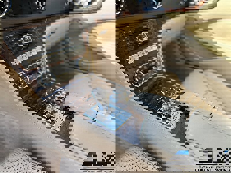 Used 2014 Mercedes-Benz SL 550 image 17