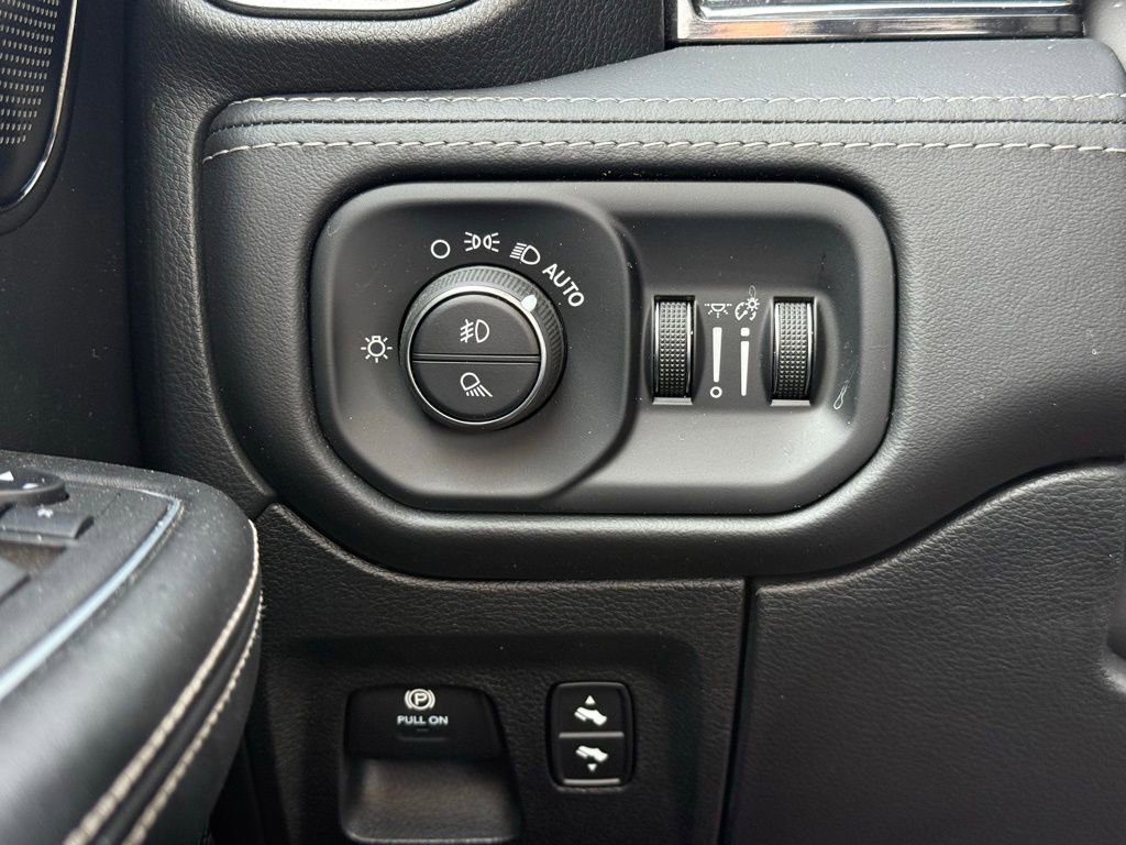 Used 2023 RAM 1500 Limited image 17
