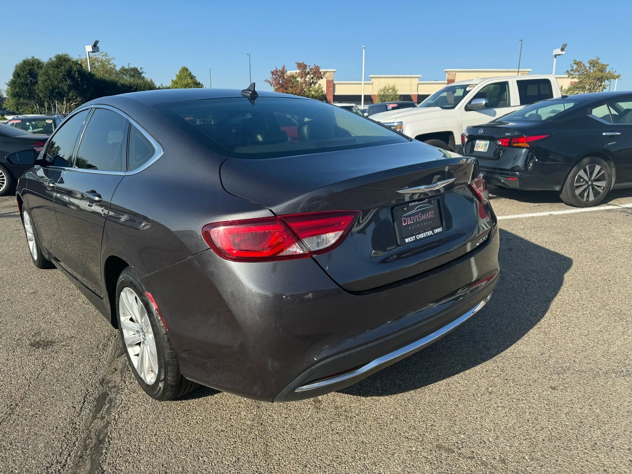 Used 2017 Chrysler 200 Limited Platinum w/ Comfort & Convenience Group image 5