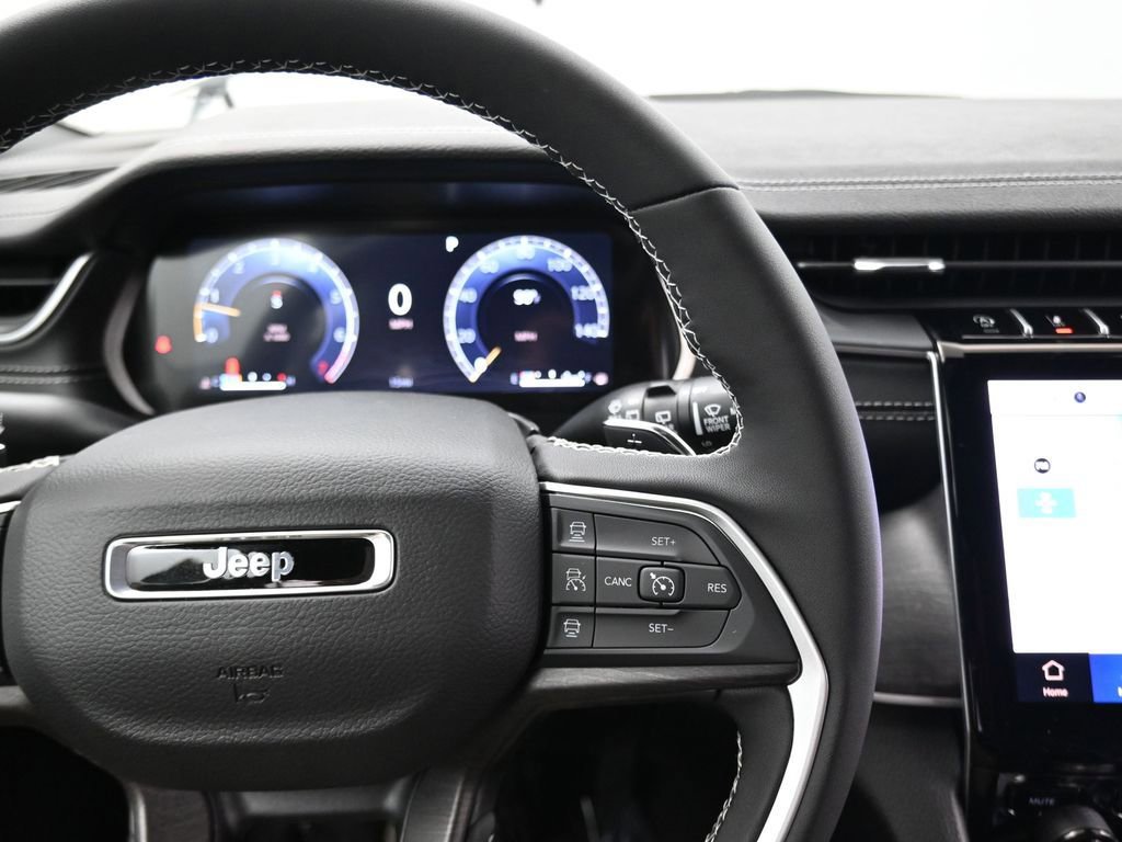 New 2025 Jeep Grand Cherokee Limited image 19