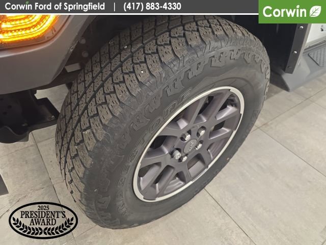 Used 2023 Jeep Gladiator Overland w/ Cold Weather Group image 37