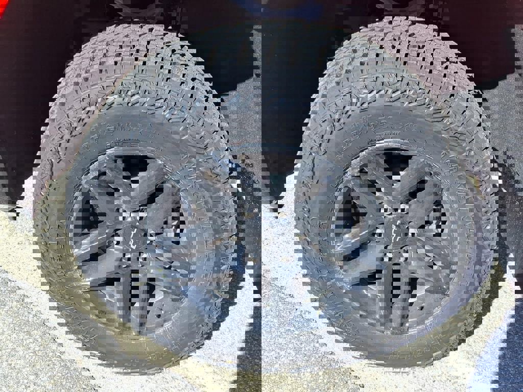 New 2026 Chevrolet Silverado 1500 Custom Trail Boss w/ LPO, Dark Essentials Package image 9