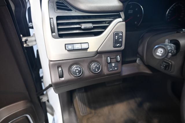 Used 2016 GMC Yukon Denali w/ Open Road Package AWD/4WD image 26