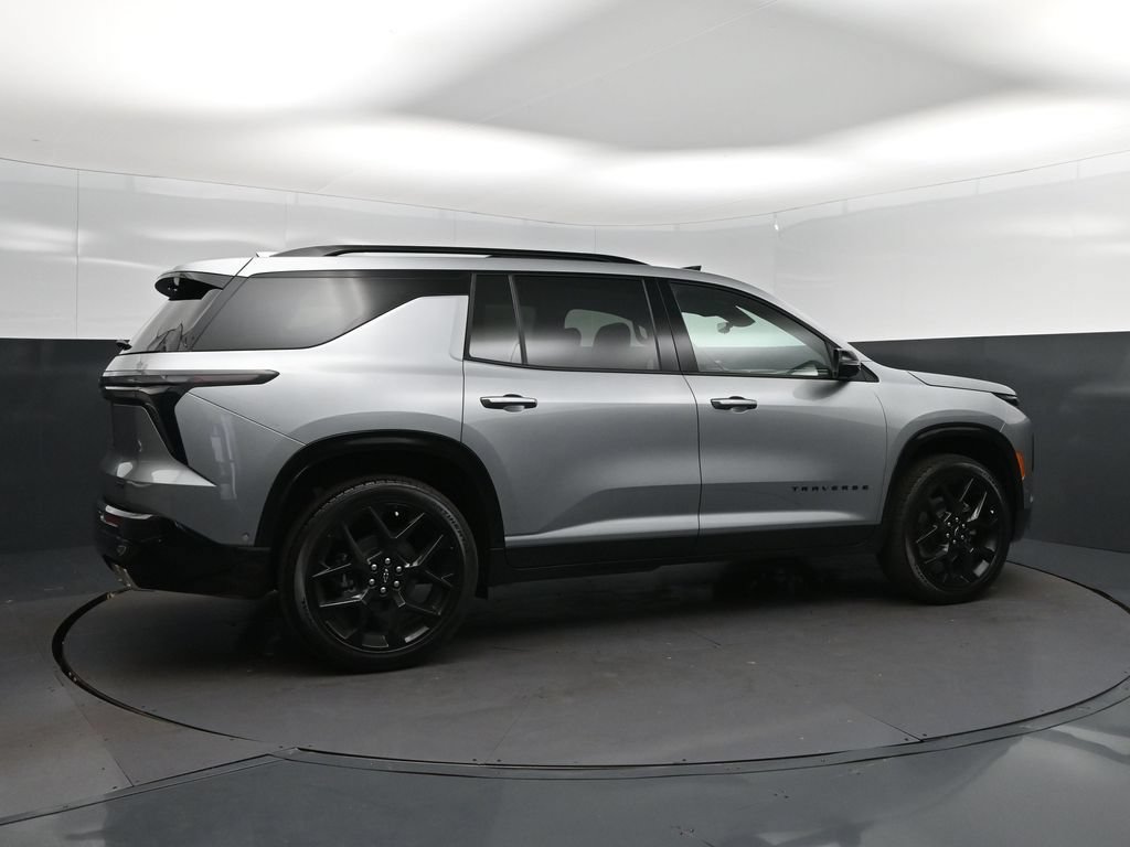 New 2026 Chevrolet Traverse RS w/ LPO, Floor Liner Package FWD image 8
