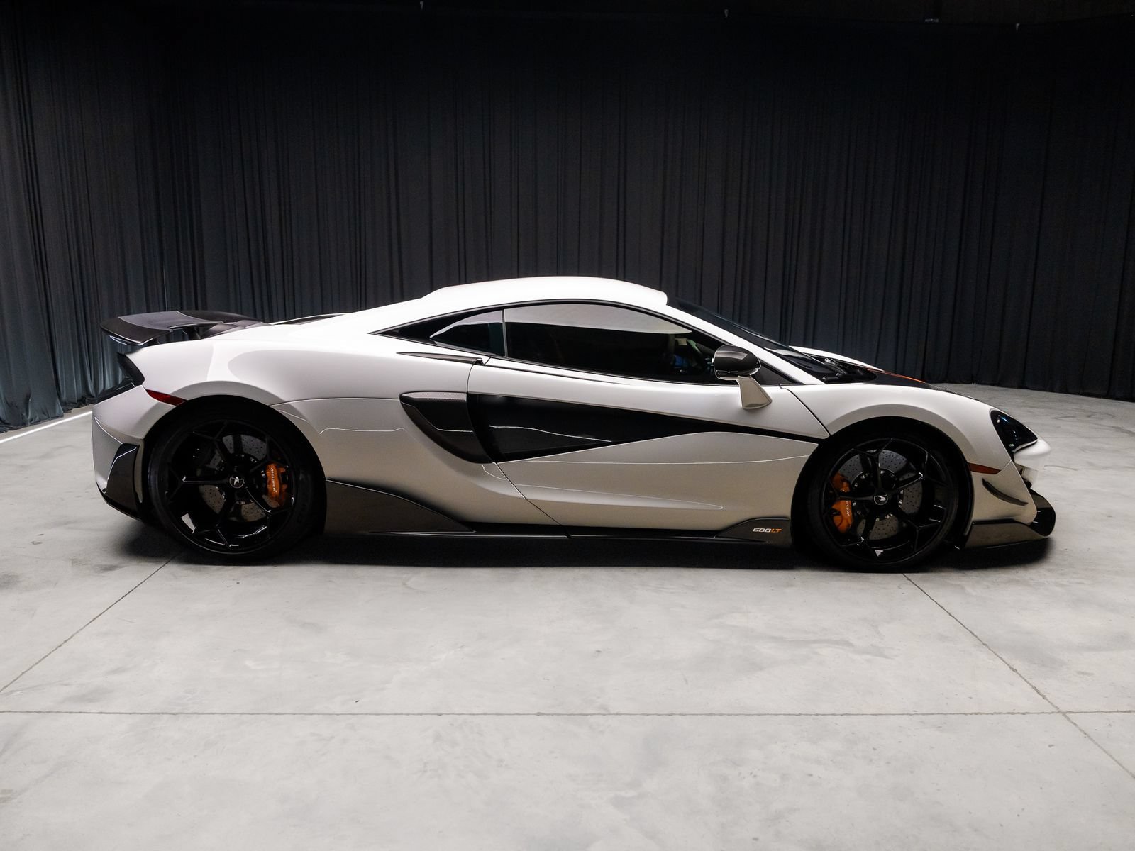 Used 2019 McLaren 600LT RWD image 17